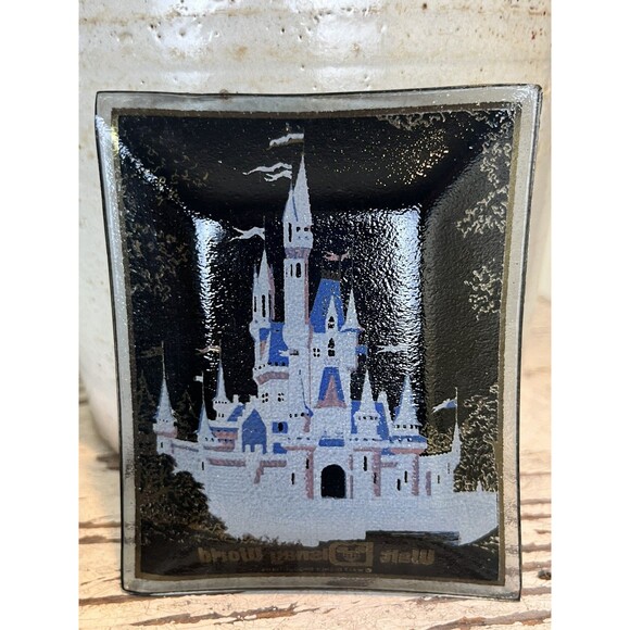 Vintage Walt DISNEY World Productions Glass Trinket Dish Smoked Gold Trim Castle - Picture 6 of 6